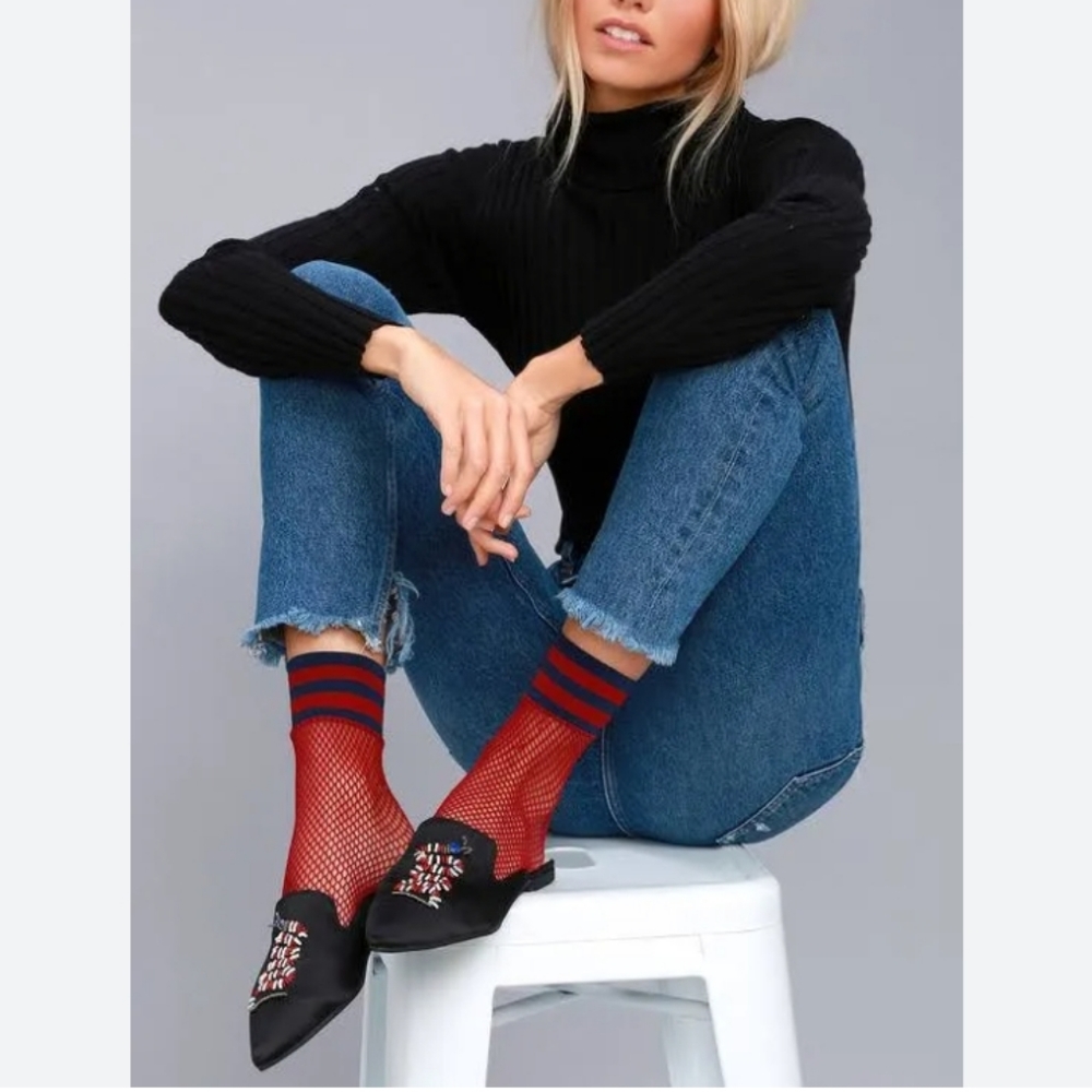 🌁 NWT: 2/$10 FREE PEOPLE; RIOT SPORT FISHNET ANKLE HOSIERY/SOCK, WINE COLORED.